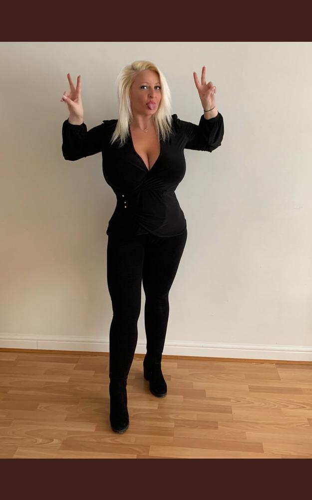 25P The gorgeous julie