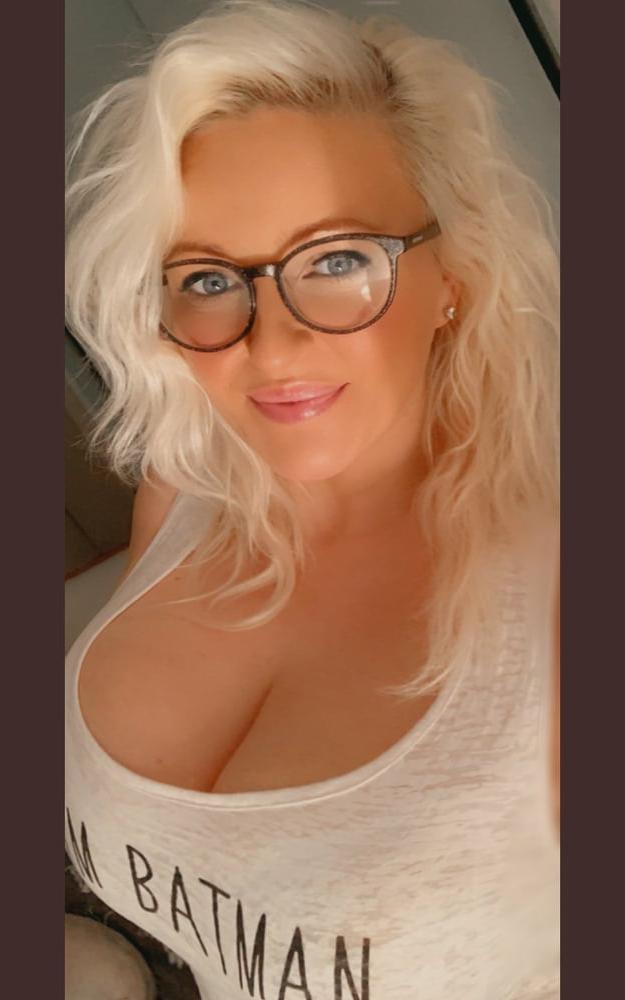 25P The gorgeous julie
