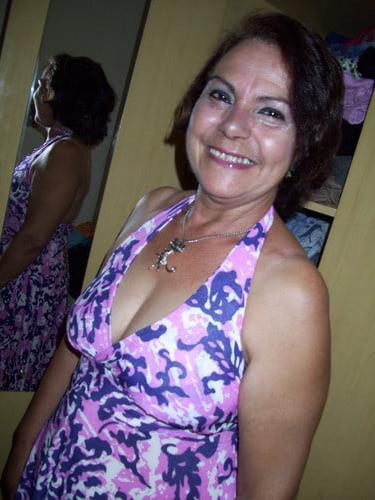 25P Help.im addicted 2 granny cleavage 5