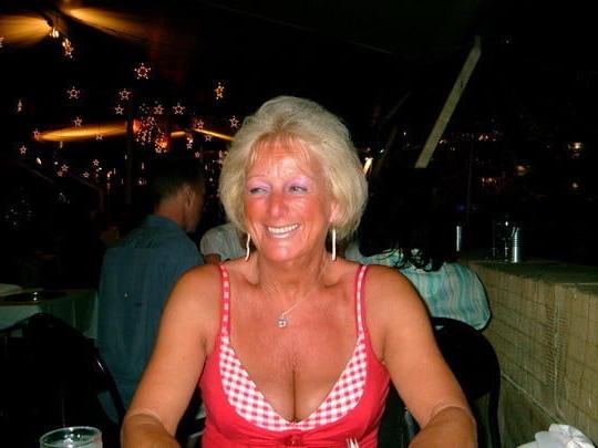 25P Help.im addicted 2 granny cleavage 5