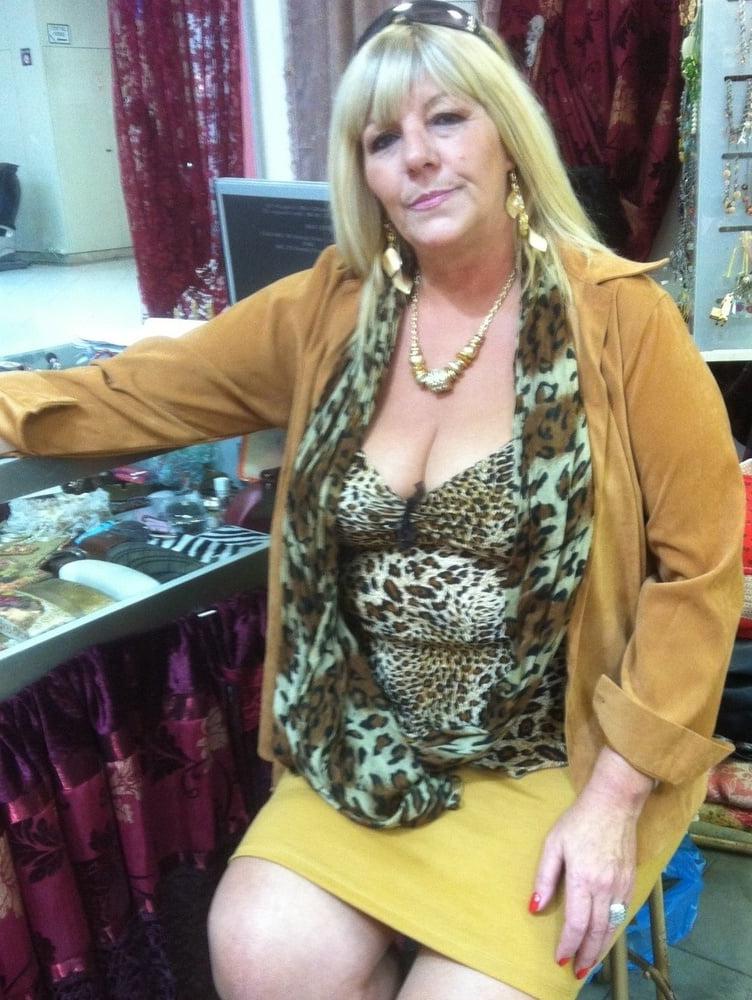 25P Help.im addicted 2 granny cleavage 5