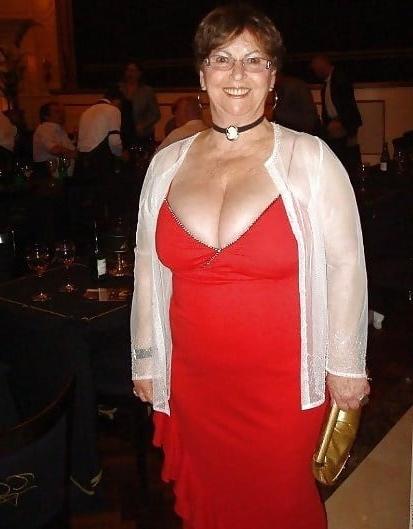 25P Help.im addicted 2 granny cleavage 5