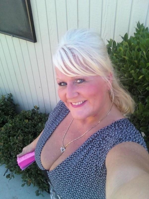 25P Help.im addicted 2 granny cleavage 5