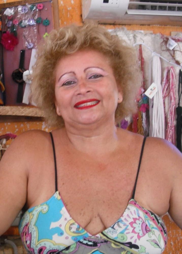 25P Help.im addicted 2 granny cleavage 5