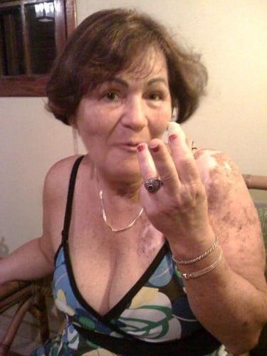 25P Help.im addicted 2 granny cleavage 5