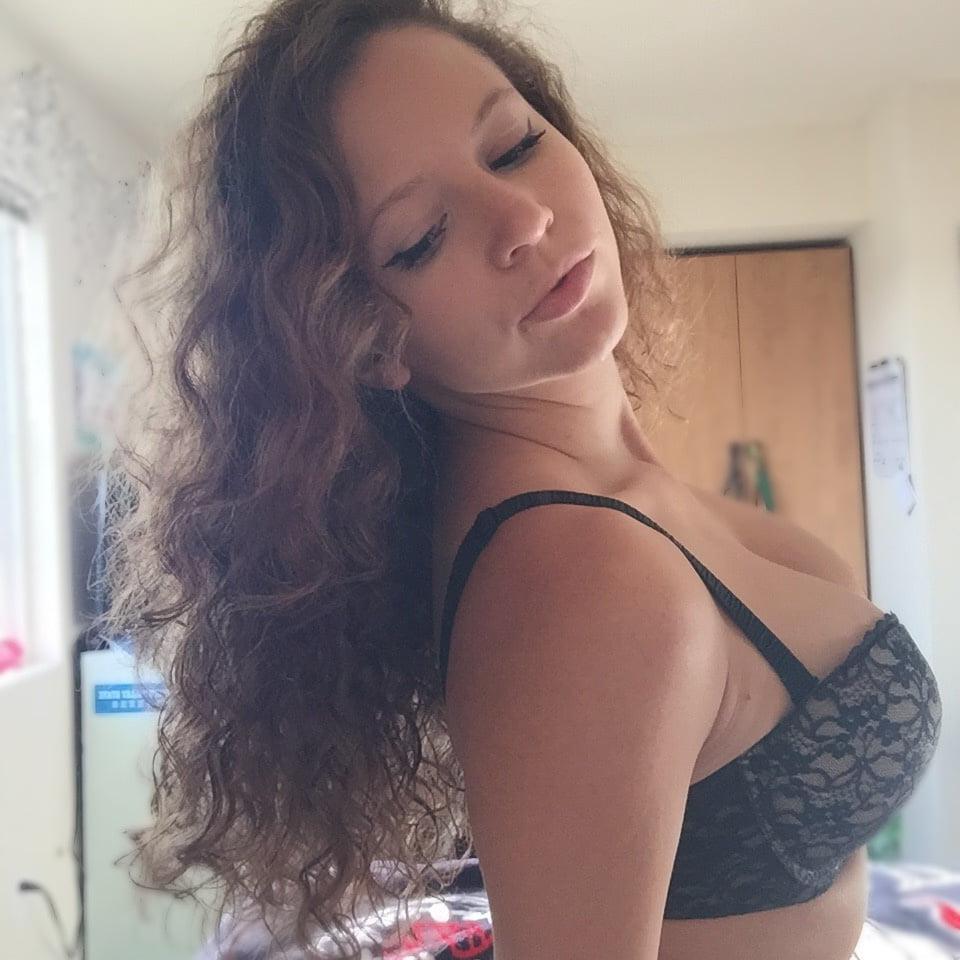 25P Famous Michigan Restaurant Hostess MILF - Cassie