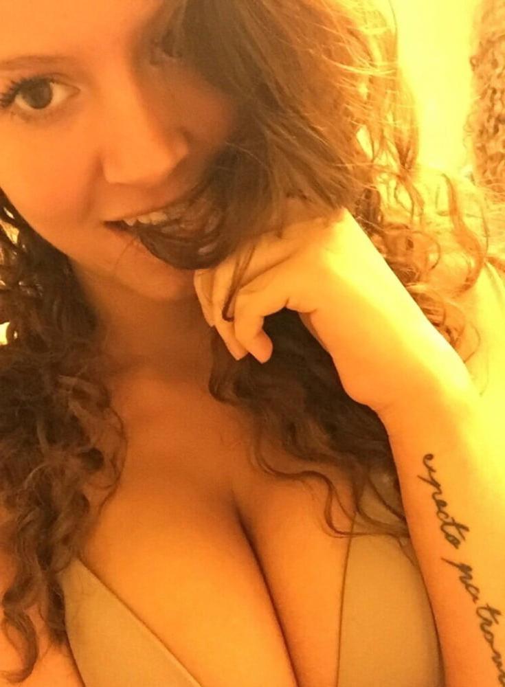 25P Famous Michigan Restaurant Hostess MILF - Cassie