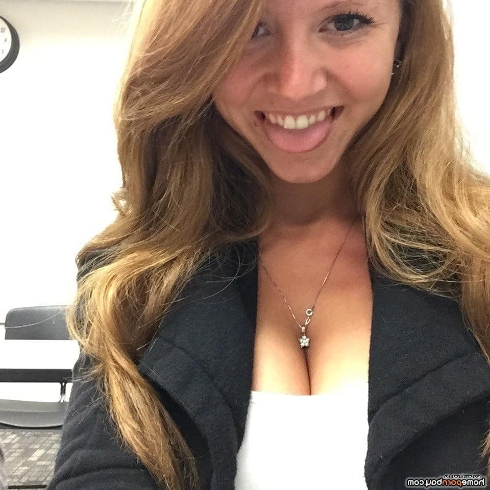 25P Famous Michigan Restaurant Hostess MILF - Cassie