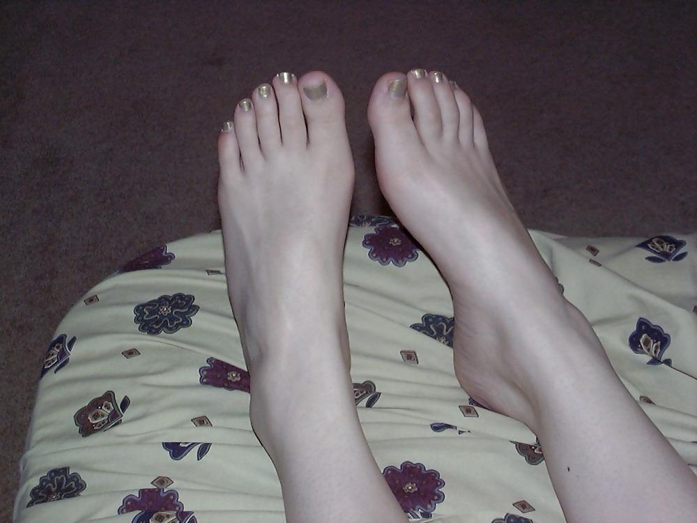 19P Amateur Feet 1