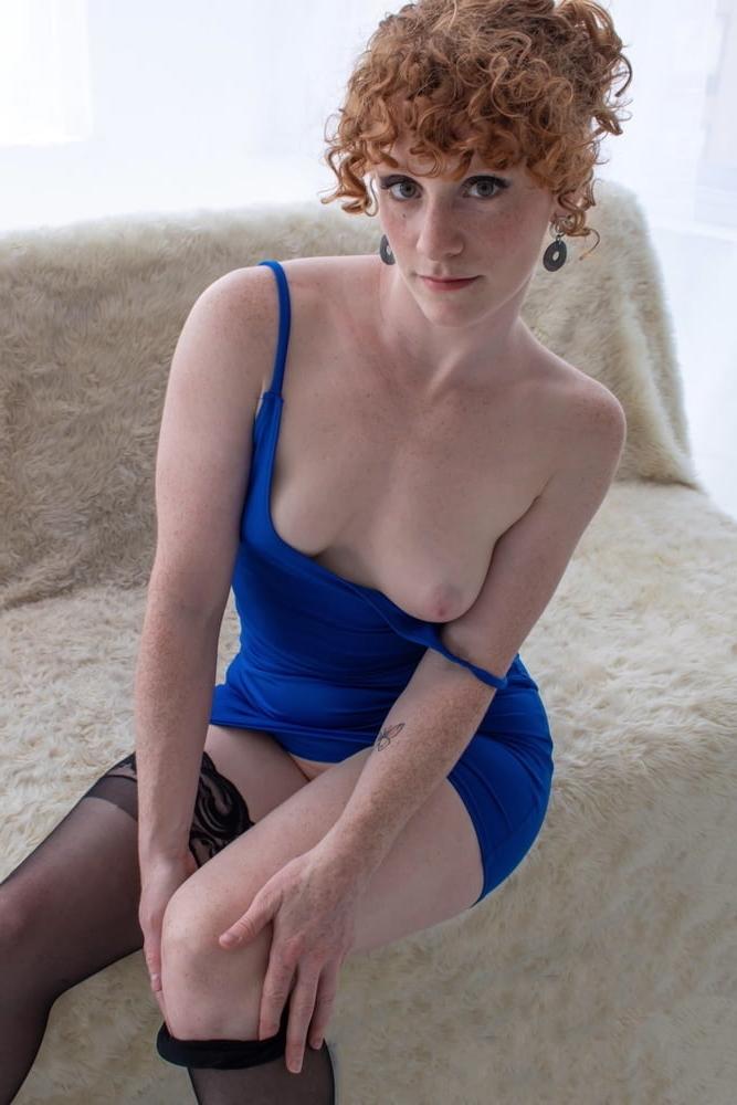 25P Fit Redhead Teen