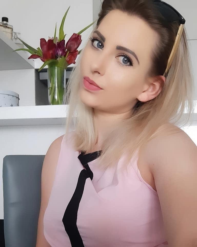 10P Sexy polish cleavage slut Magdalena
