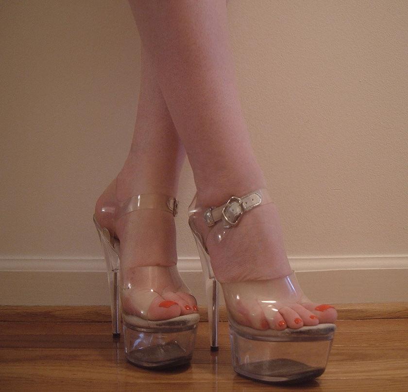 25P Foot and Shoe Fetish