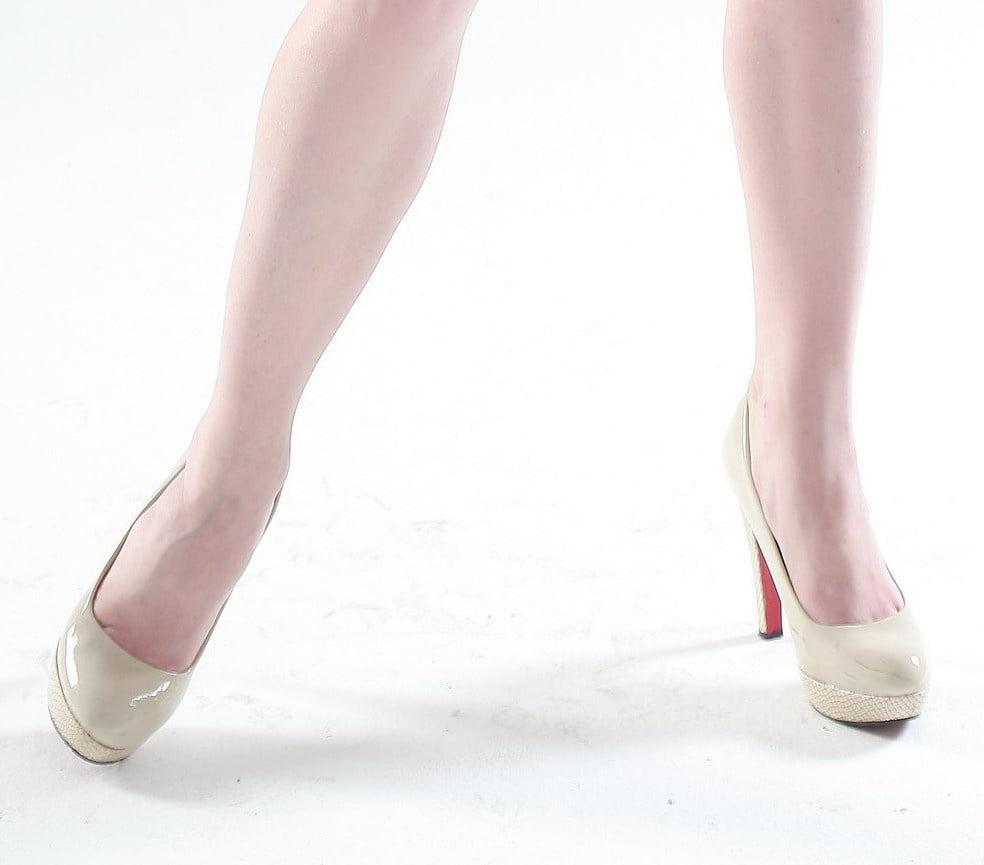 25P Foot and Shoe Fetish