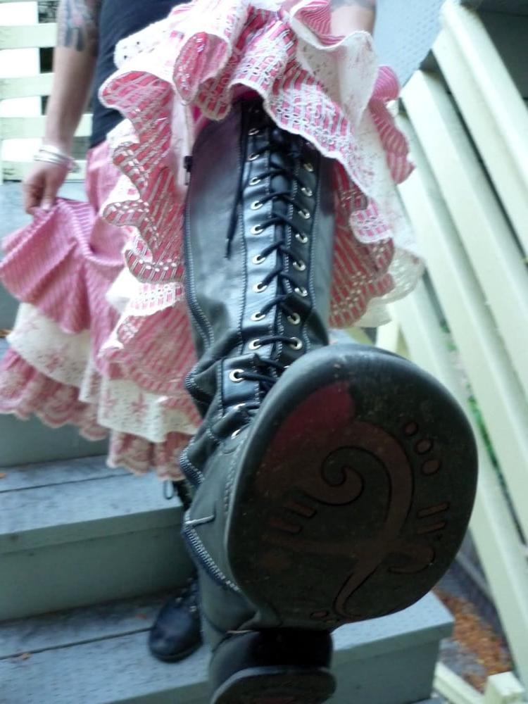 25P Foot and Shoe Fetish