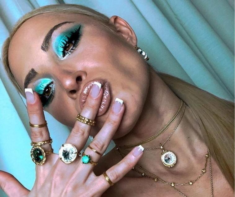 25P Makeup fetish 74
