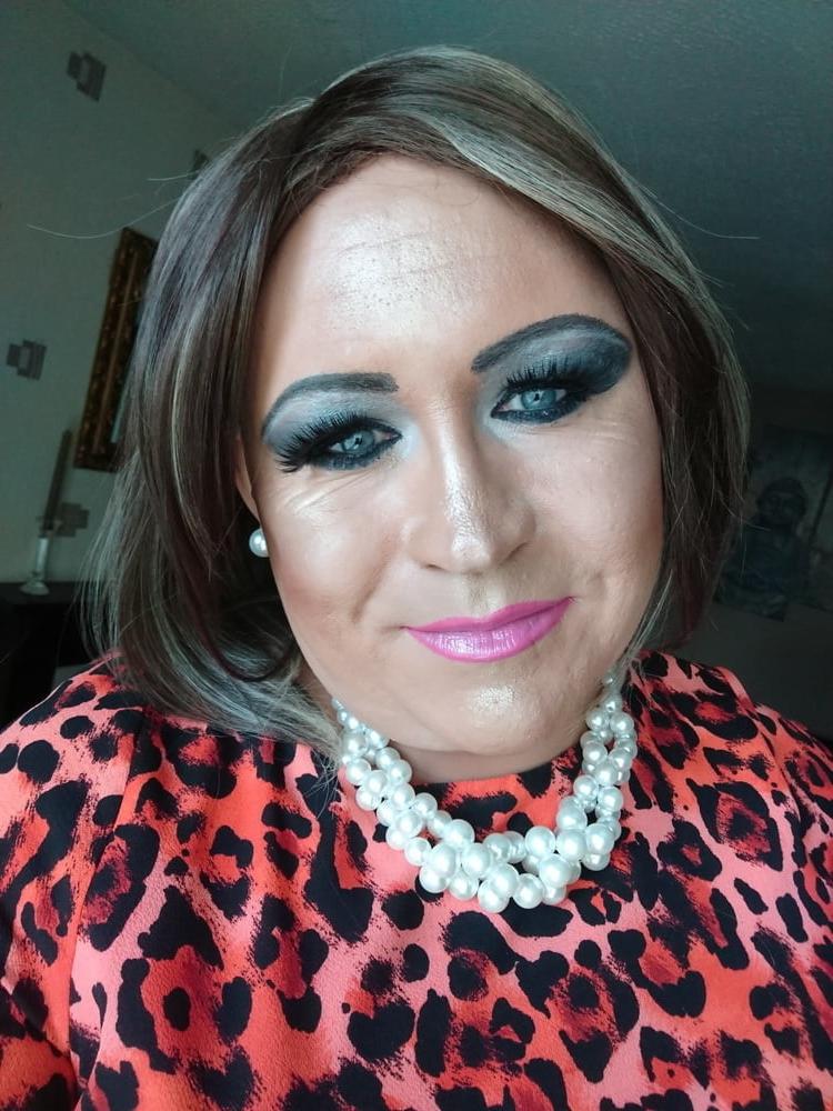 25P Makeup fetish 74