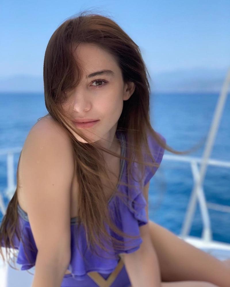 25P Ozge Gurel Sexy Turkish Actress