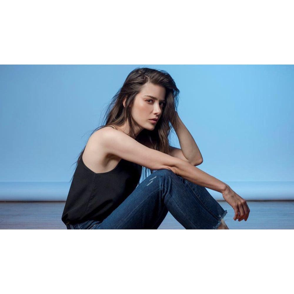 25P Ozge Gurel Sexy Turkish Actress