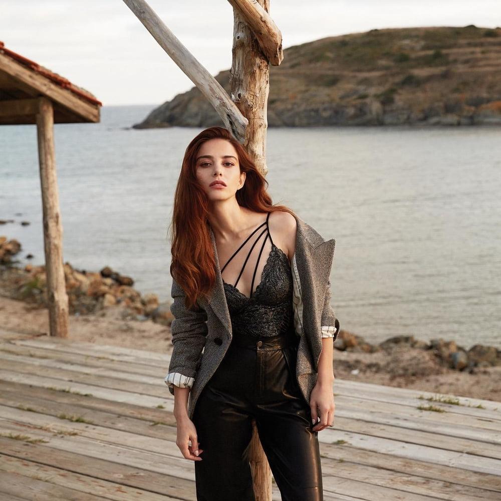 25P Ozge Gurel Sexy Turkish Actress