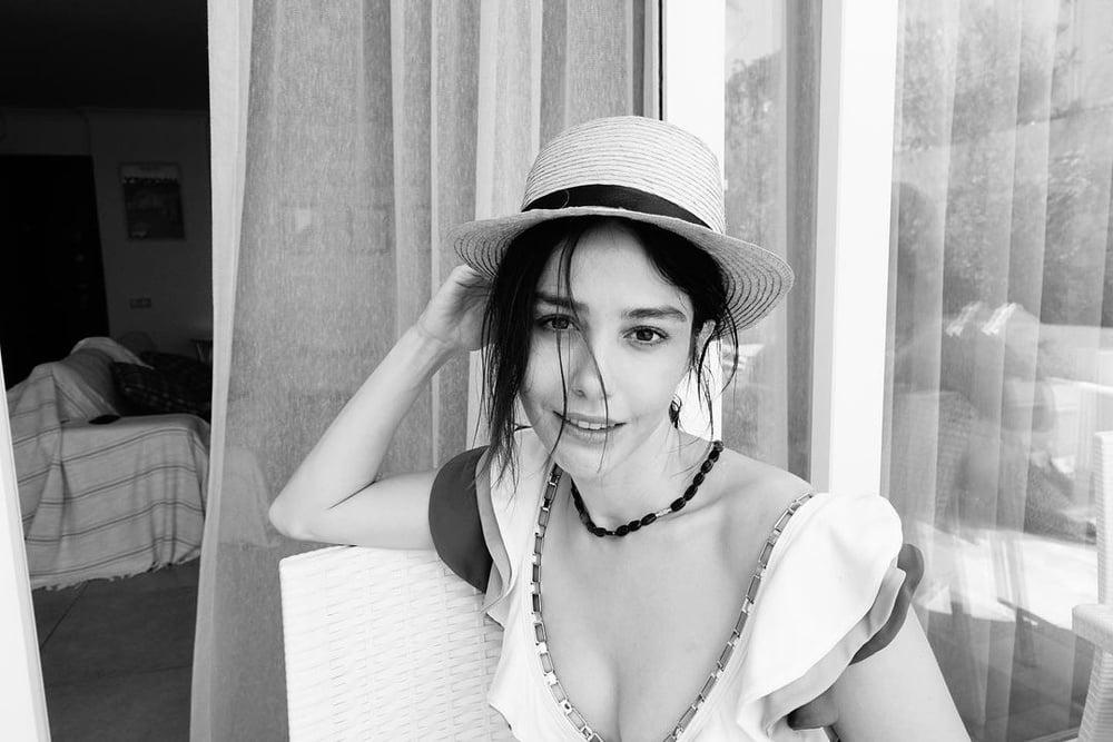 25P Ozge Gurel Sexy Turkish Actress