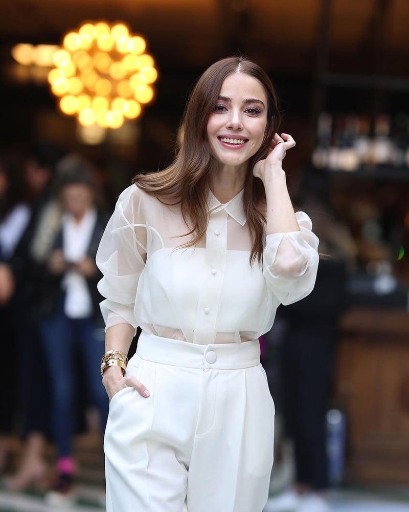 25P Ozge Gurel Sexy Turkish Actress