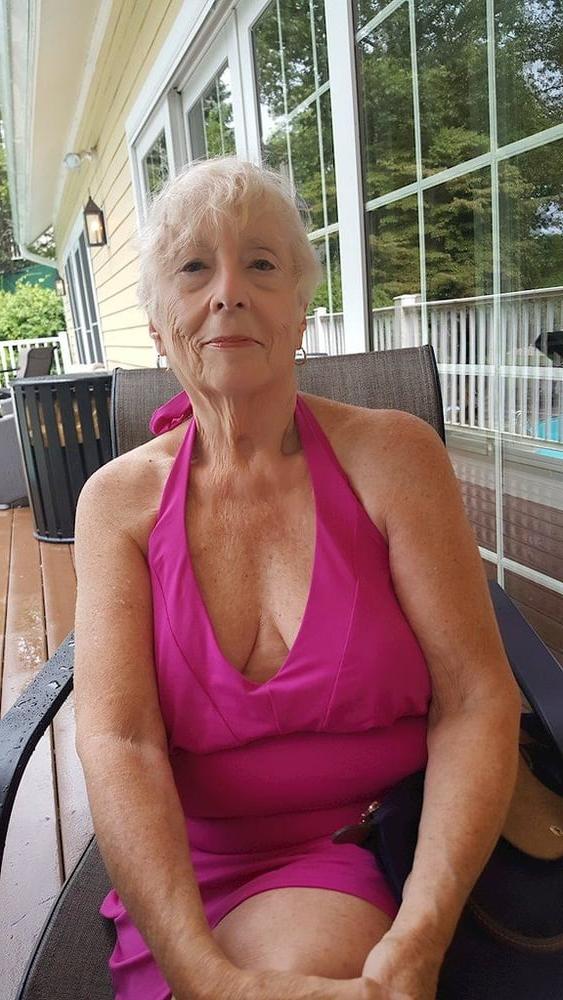 25P Help.im addicted 2 granny cleavage 4