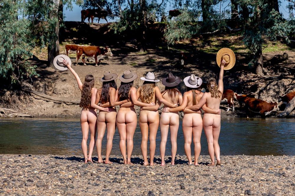 20P Nude in Public Vol. 6