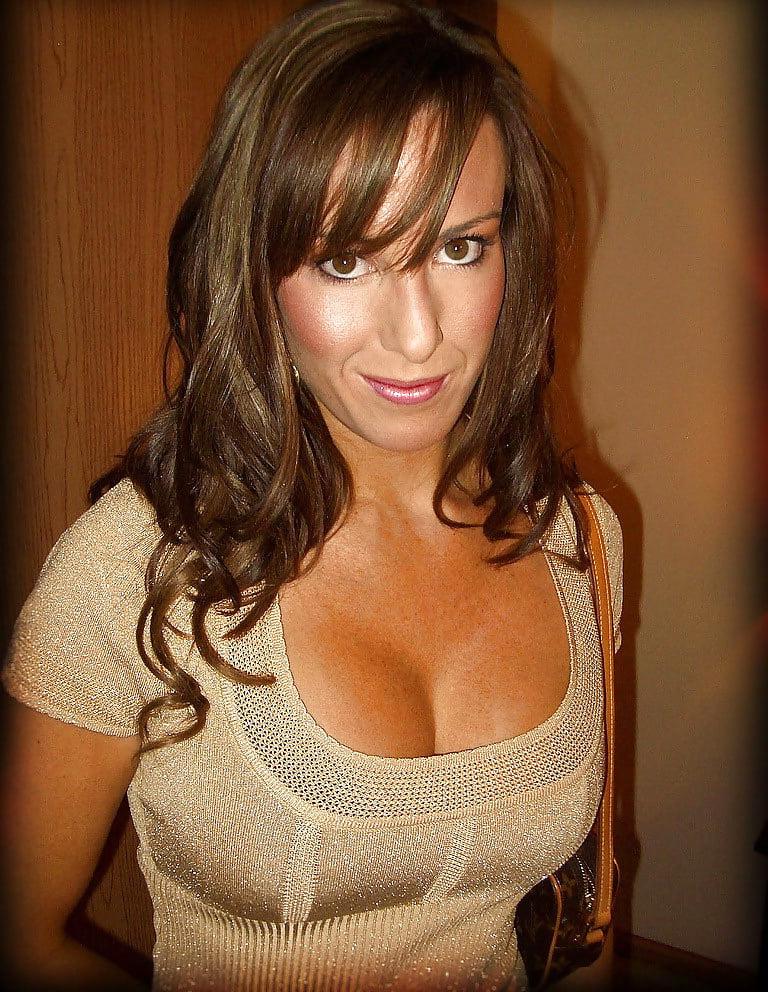 25P Babe Monica and Her Gorgeous Body