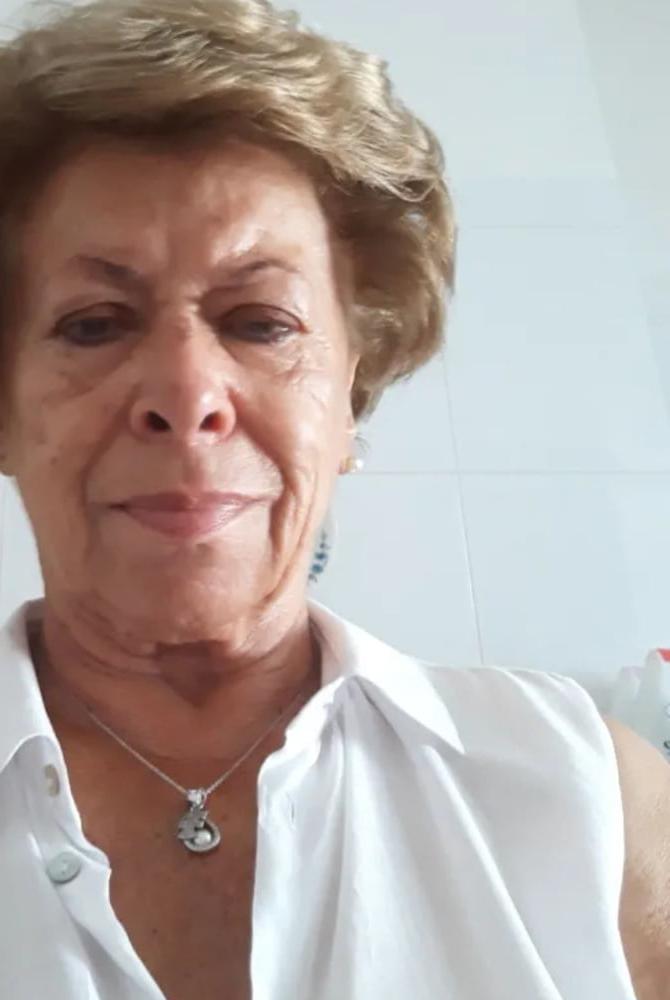 10P Beautiful non-nude grandma