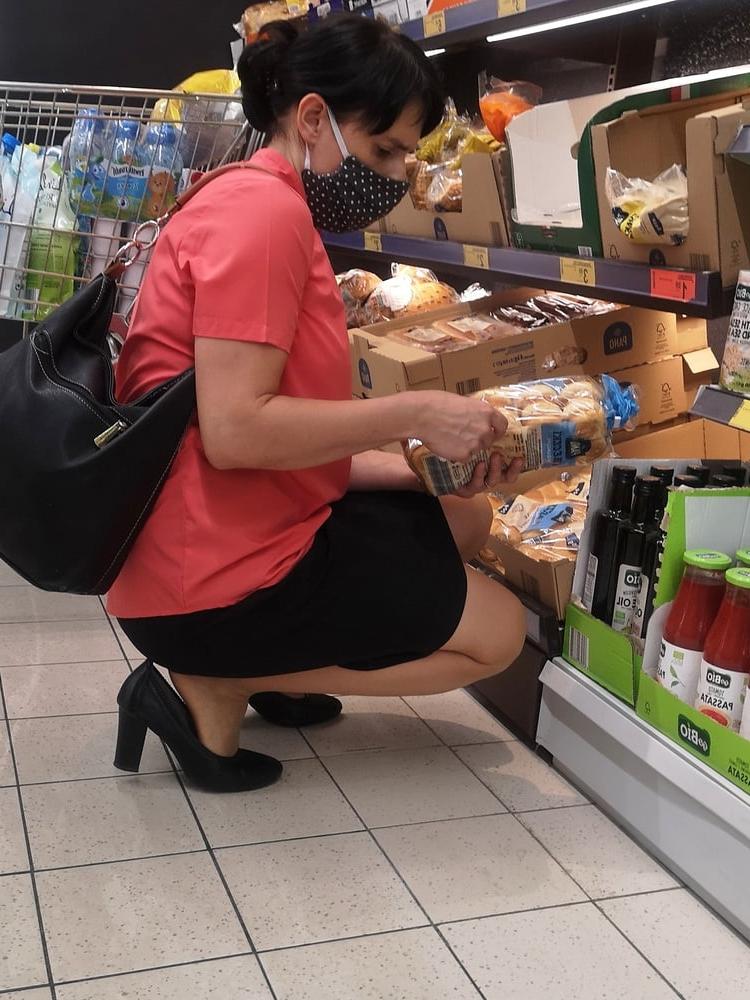 9P Voyeur polish pantyhose lady