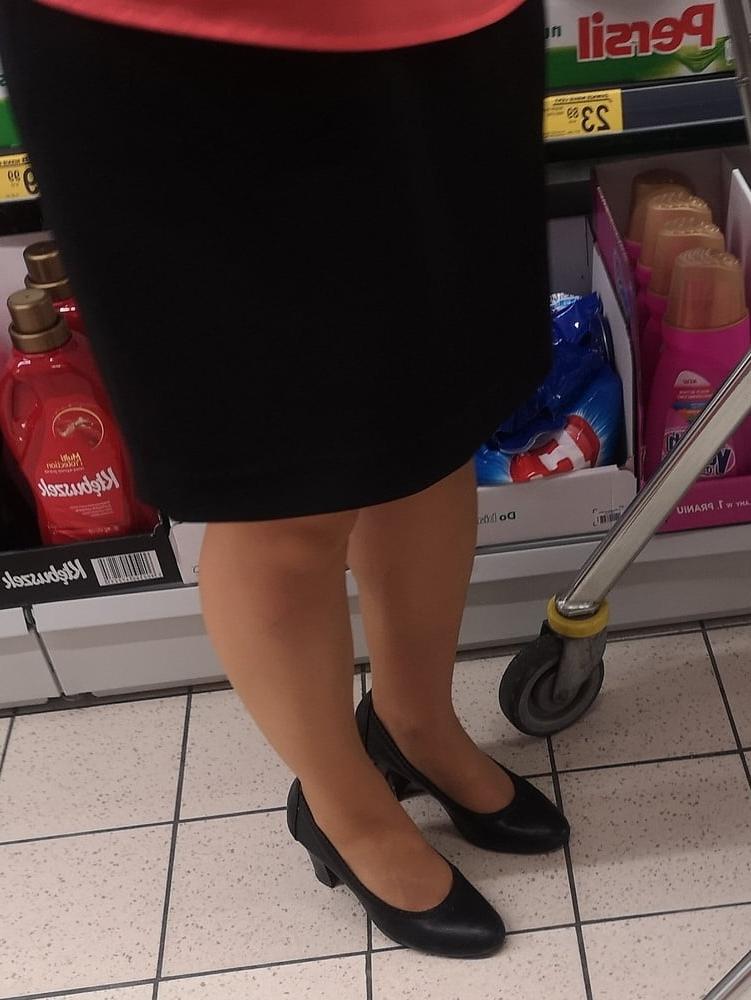 9P Voyeur polish pantyhose lady