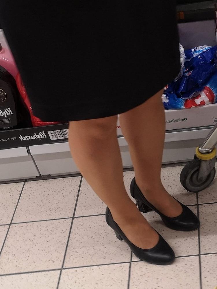 9P Voyeur polish pantyhose lady