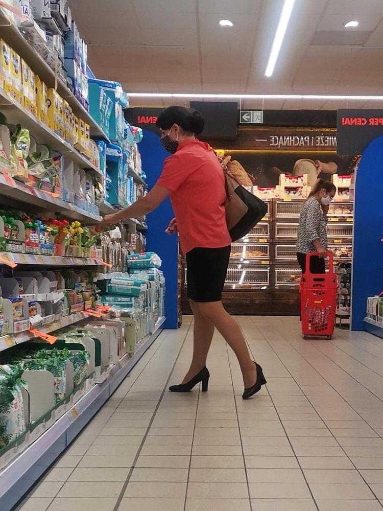 9P Voyeur polish pantyhose lady
