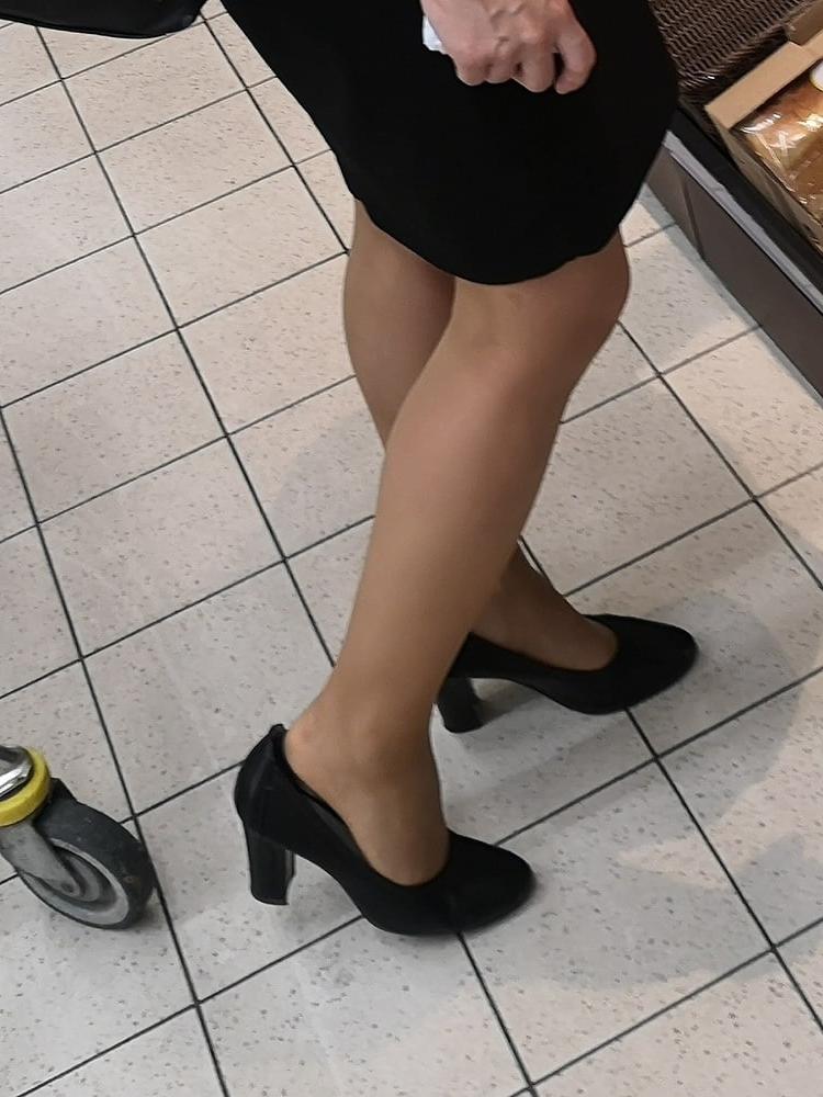 9P Voyeur polish pantyhose lady