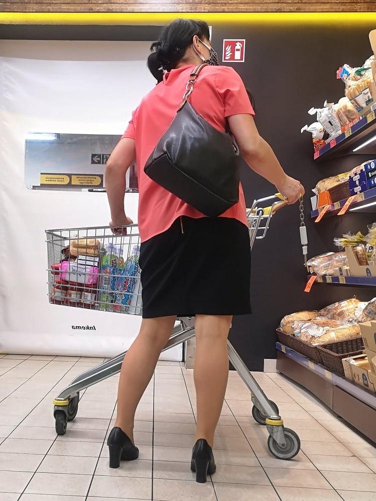 9P Voyeur polish pantyhose lady