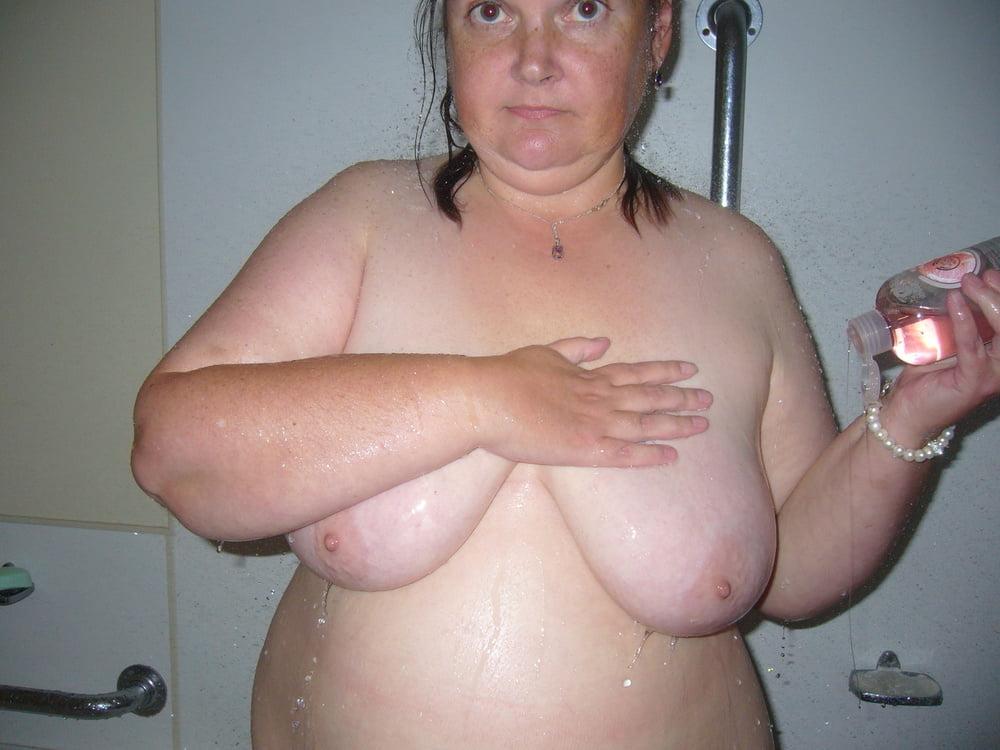 20P fatpig in the shower