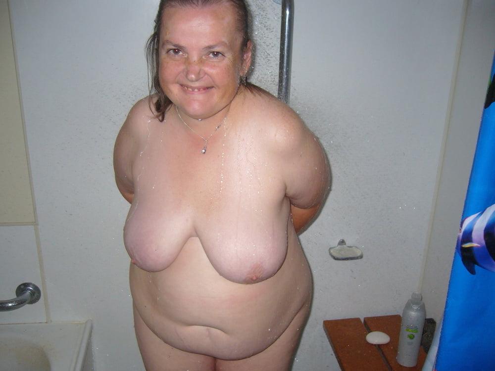 20P fatpig in the shower