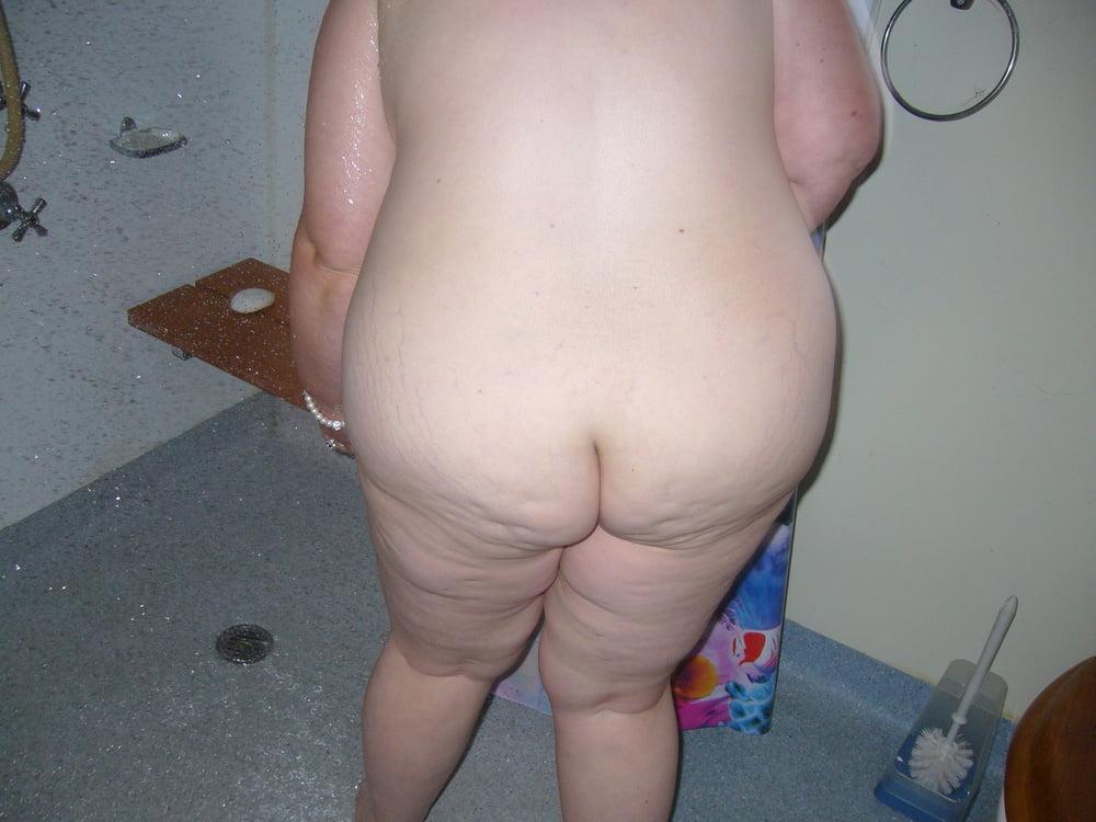 20P fatpig in the shower