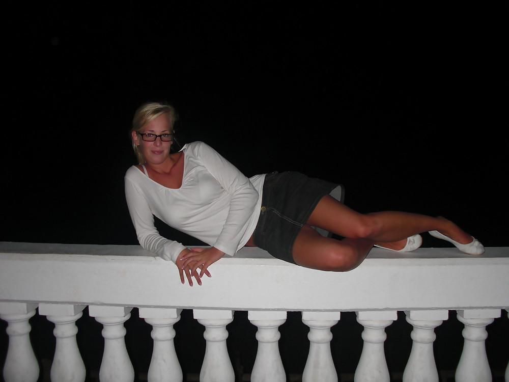 10P Gorgeous Big Tit Blonde 