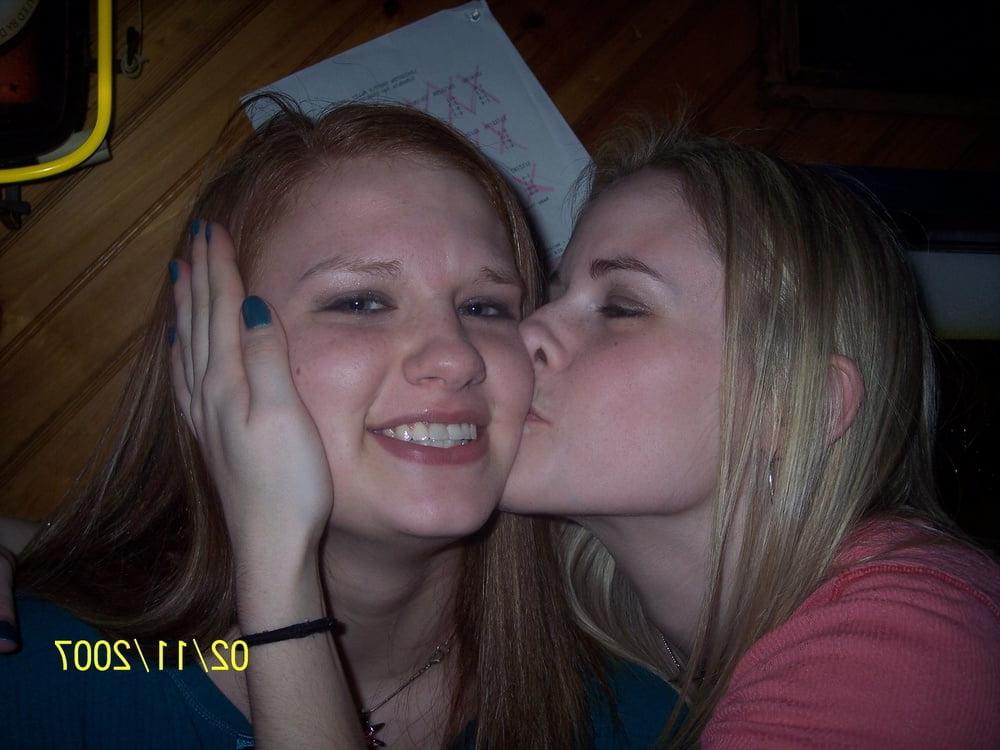 25P Naughty sluts