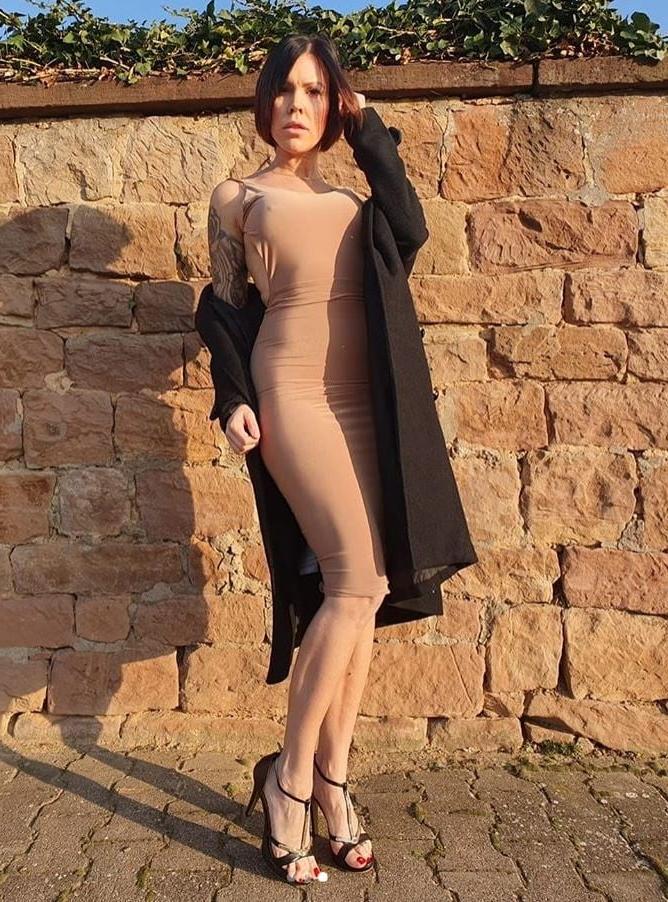 25P Lara B - you naughty Insta Girl