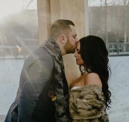 25P She let het tits loose on our wedding day in public