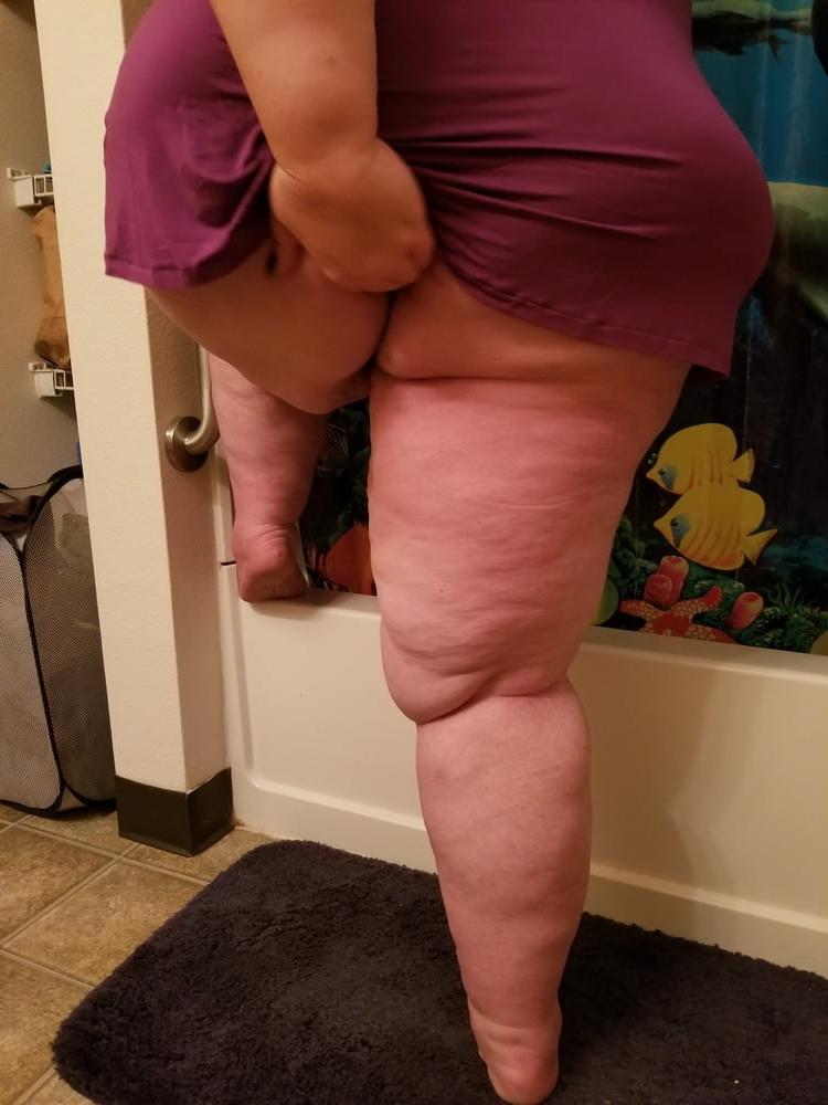 17P Beautiful ssbbw neighbor!