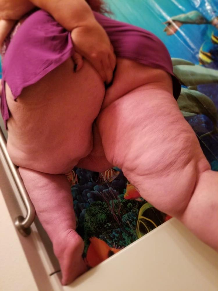 17P Beautiful ssbbw neighbor!