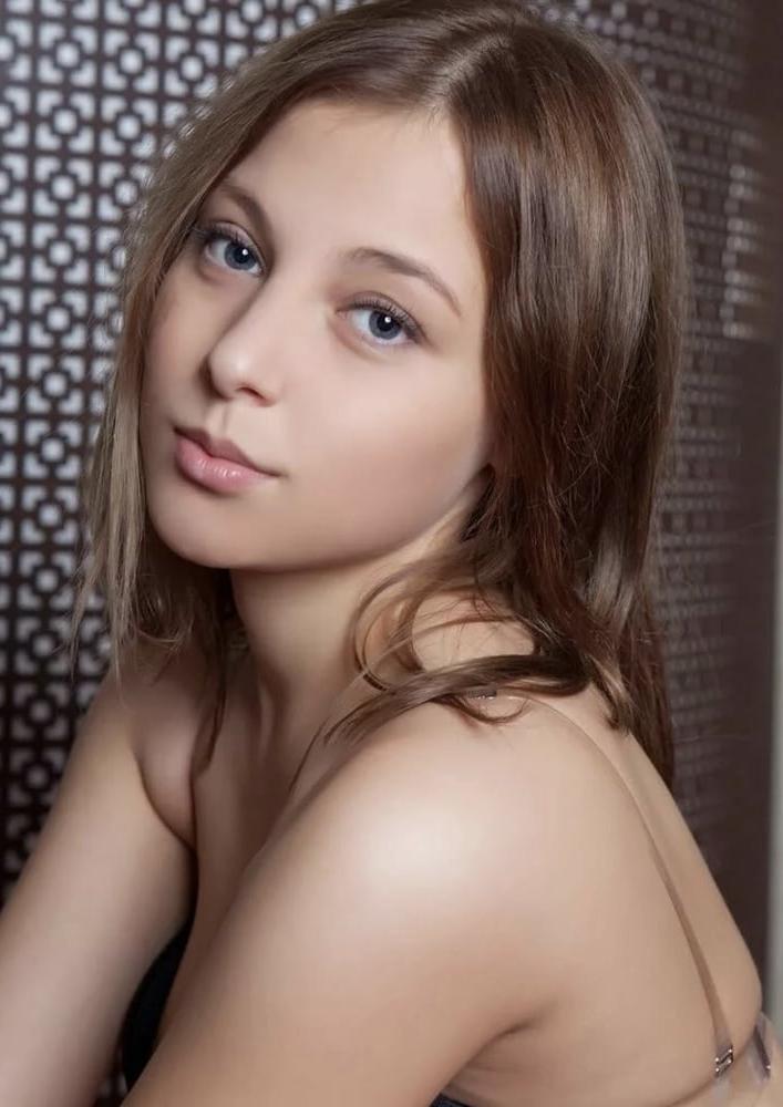 25P Nikia - impossibly gorgeous