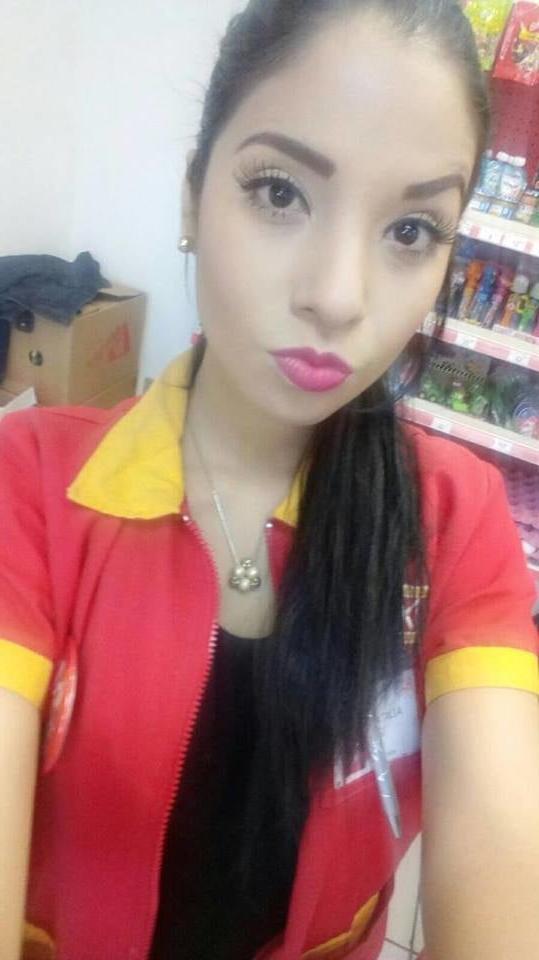 12P Lady Oxxo