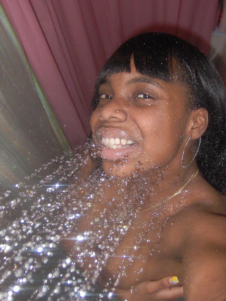 25P BLACK AMATEUR GIRLS - SELF PICS XII
