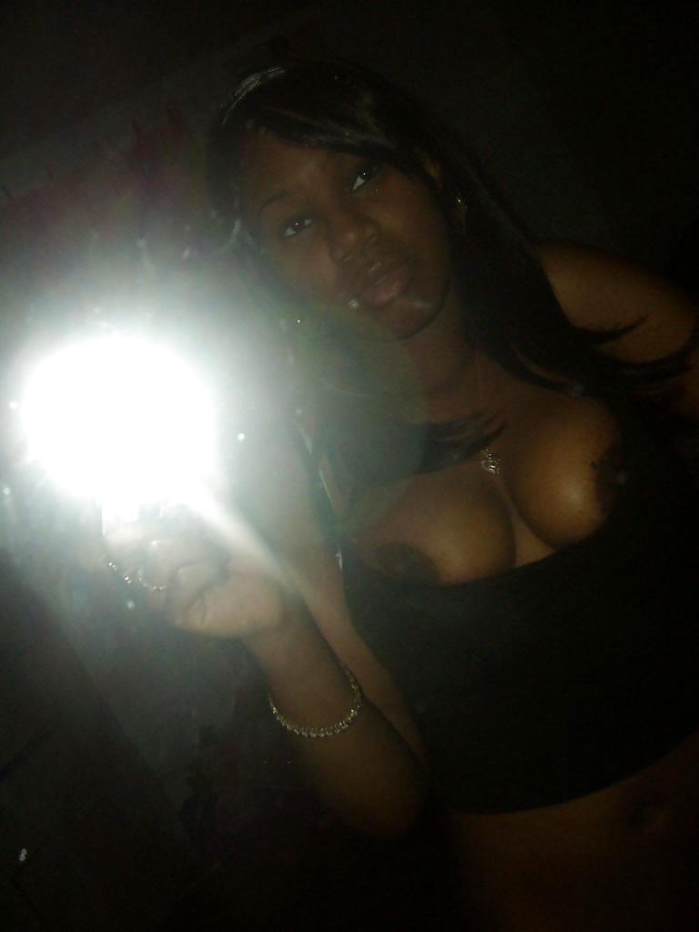 25P BLACK AMATEUR GIRLS - SELF PICS XII