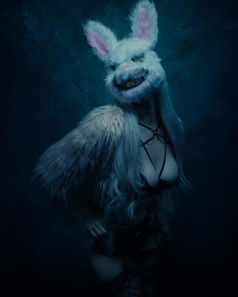 25P Gothic-Amateurmodel Meow Spookiness