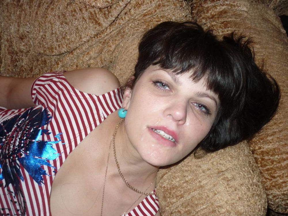 9P A neighbor with pleasure showed her pussy and sucked my husb